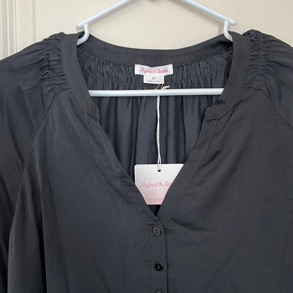 NWT Ingrid & Isabel Black Long Sleeve Maternity + Nursing Top - Picture 2 of 3
